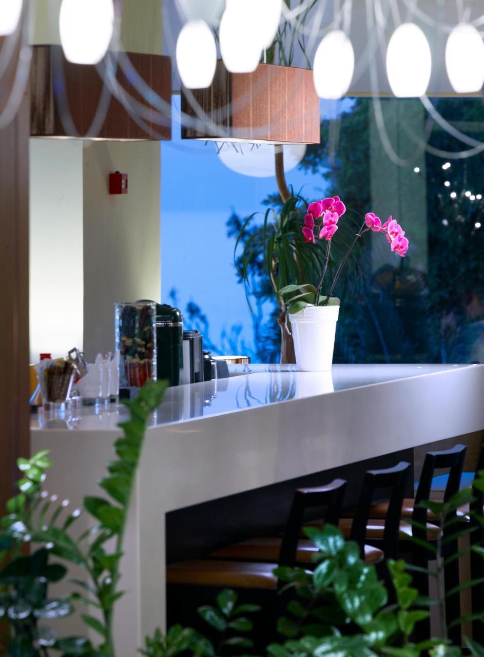 Irida Hotel 3 *