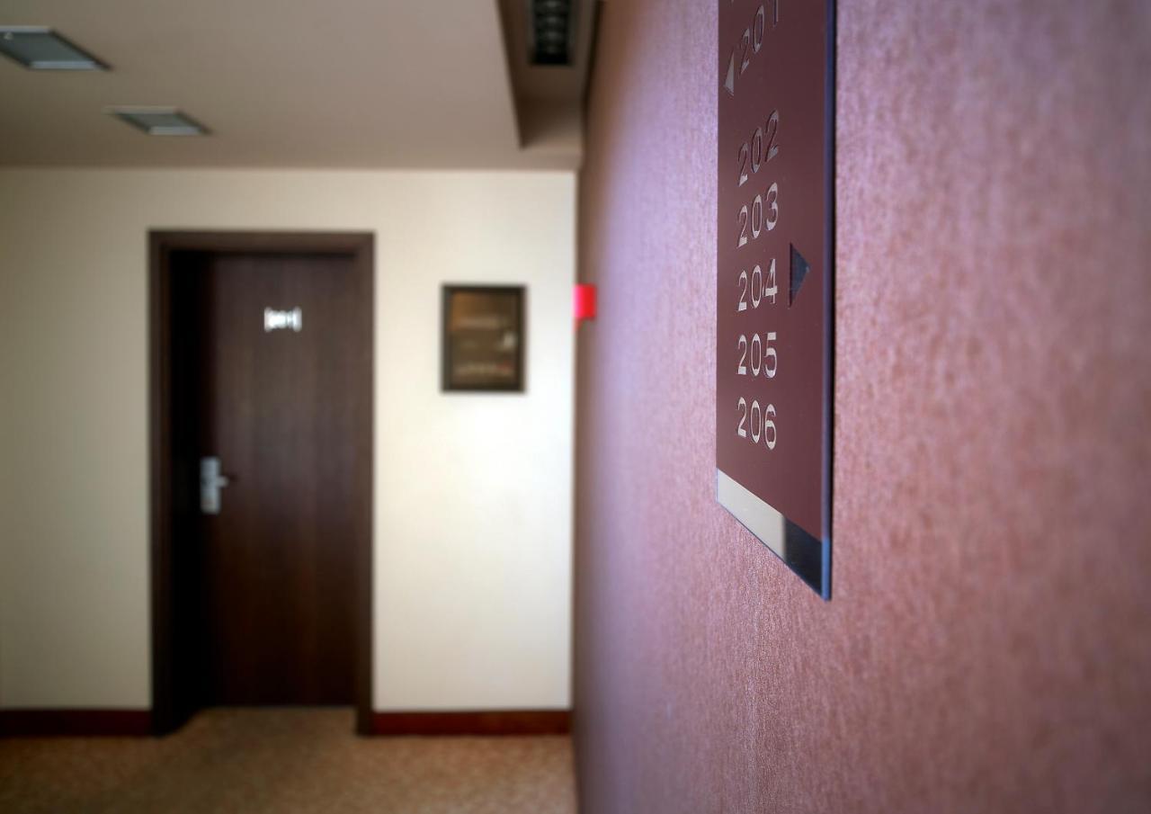 Irida Hotel 3 *