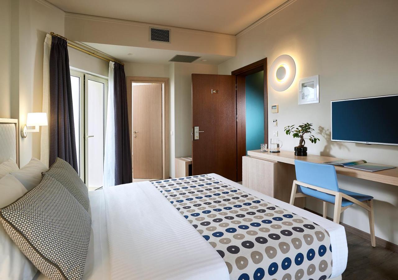Irida Hotel 3 *