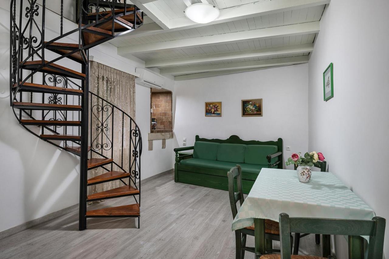 Anastasia Apartments 