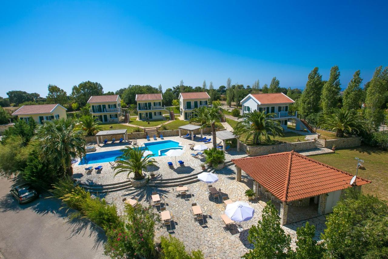 Liakas Village 3 *