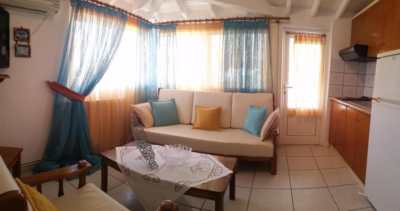 Stella Rooms 2 *