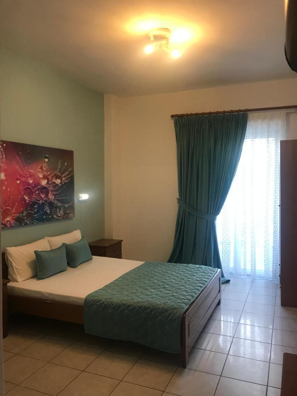 Stella Rooms 2 *