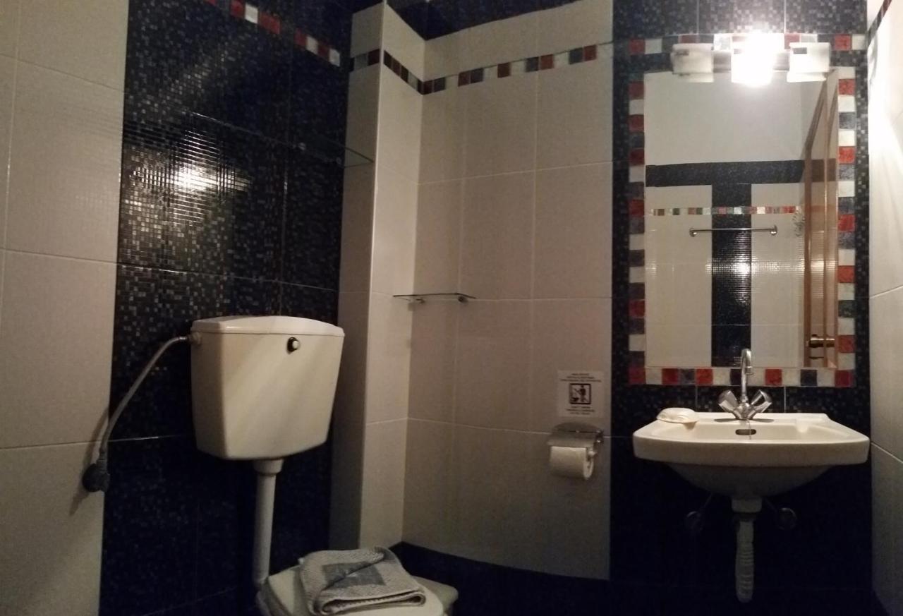 Stella Rooms 2 *