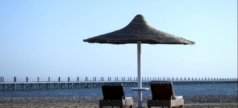 Coral Sea Holiday Resort & Aqua Park