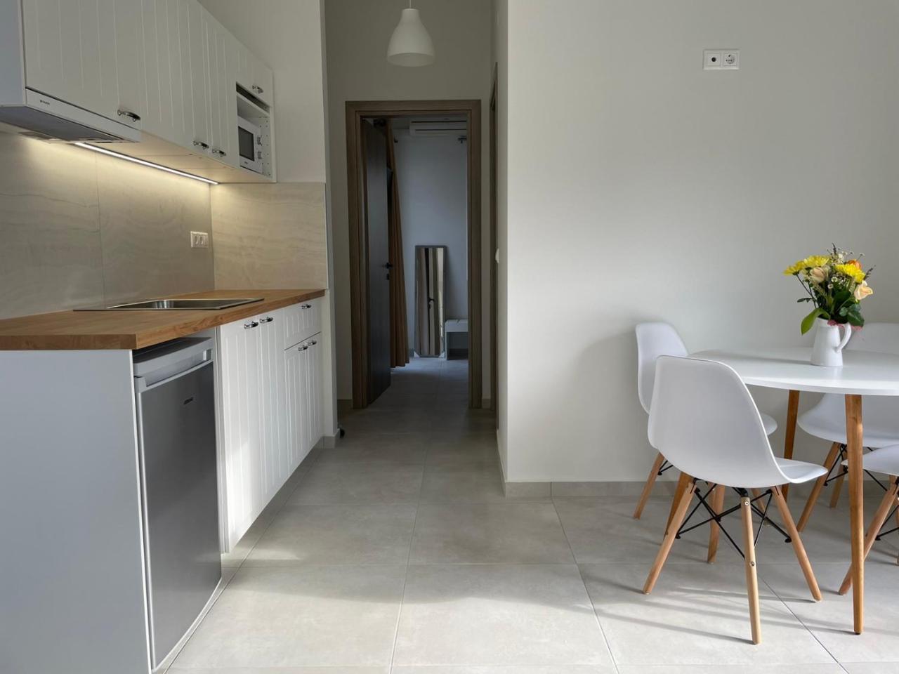 Yannis Apartments 