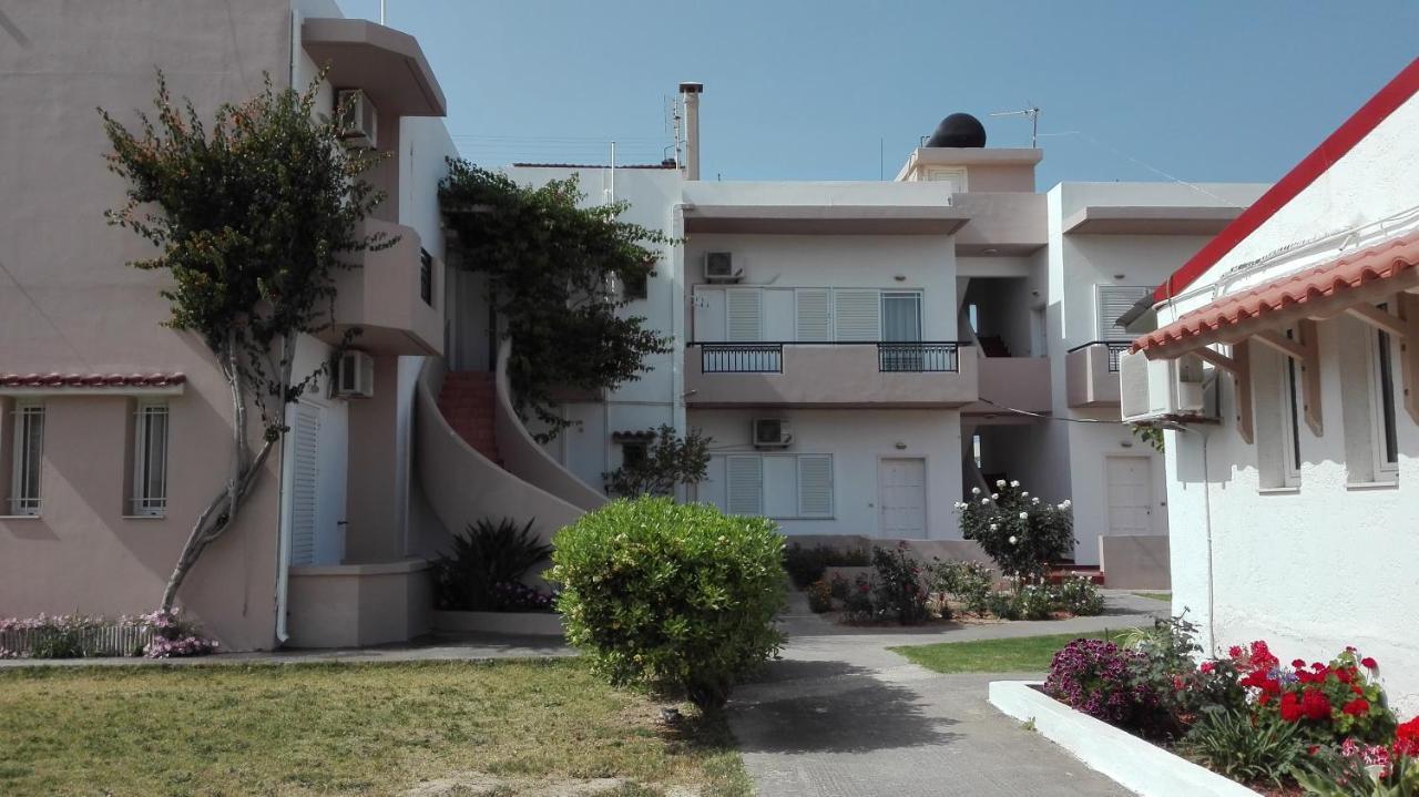 Yannis Apartments 