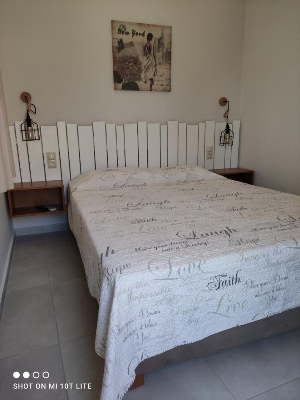 Yannis Apartments 