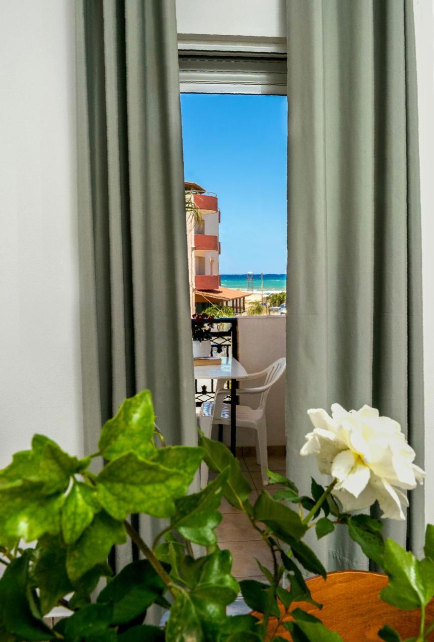 Yannis Apartments 
