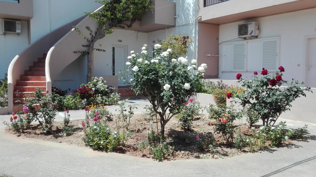 Yannis Apartments 