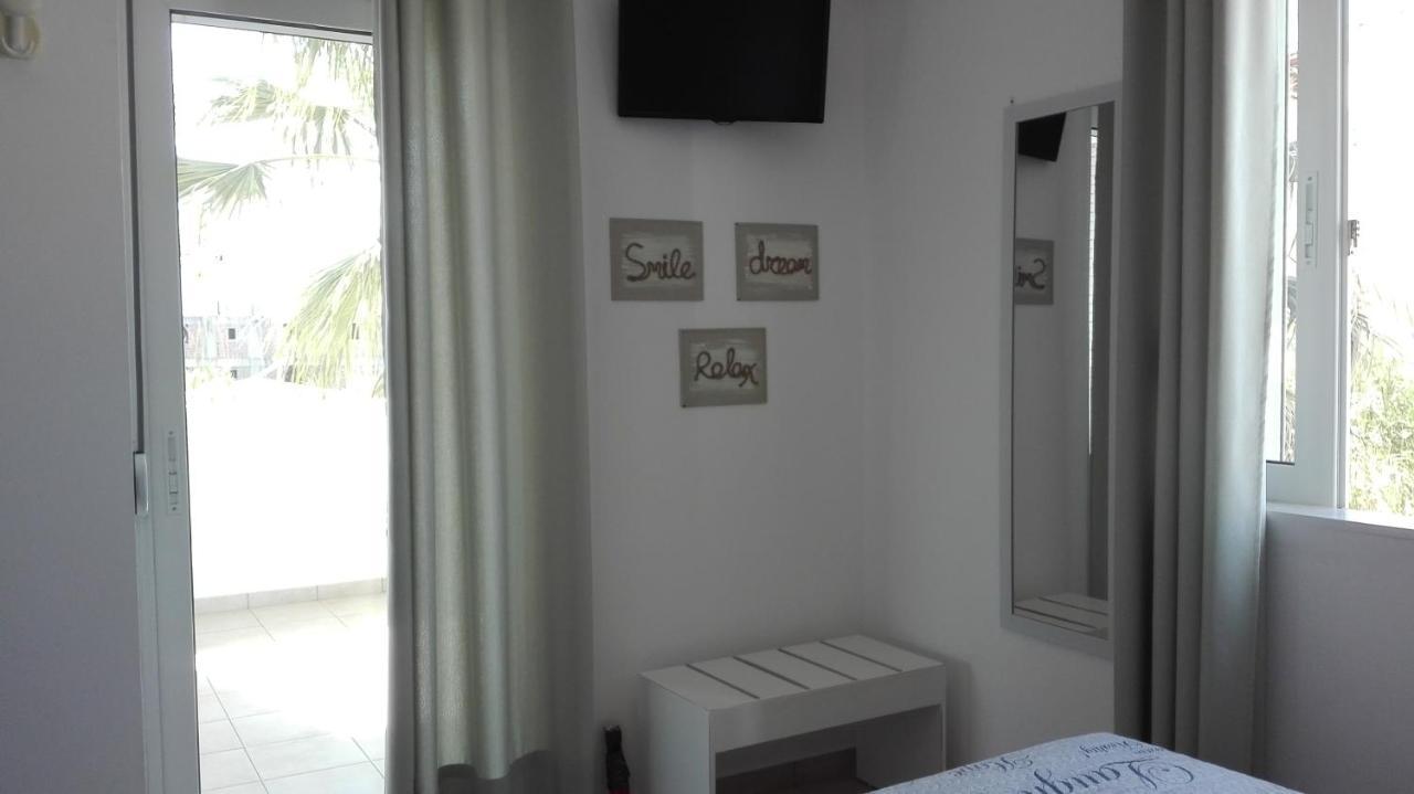 Yannis Apartments 