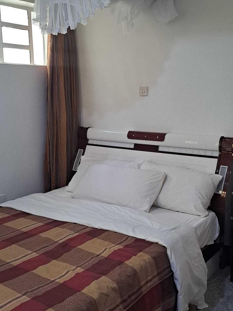 Lux Suites Utawala Family House