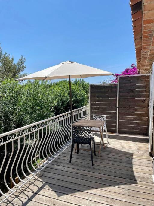 Grand Studio & Terrasse Privee à Hyeres