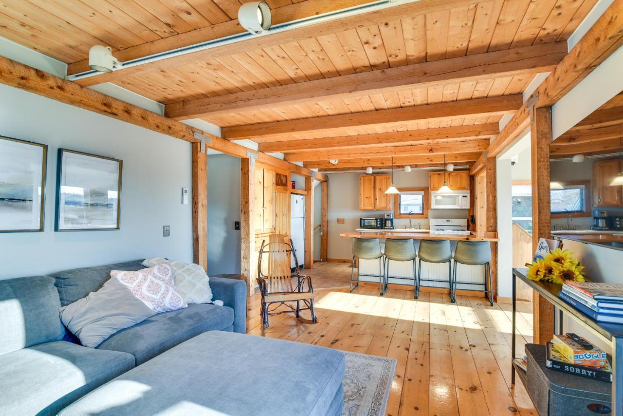 Oceanside Bass Harbor Home with Peaceful Deck! em Bass-harbor