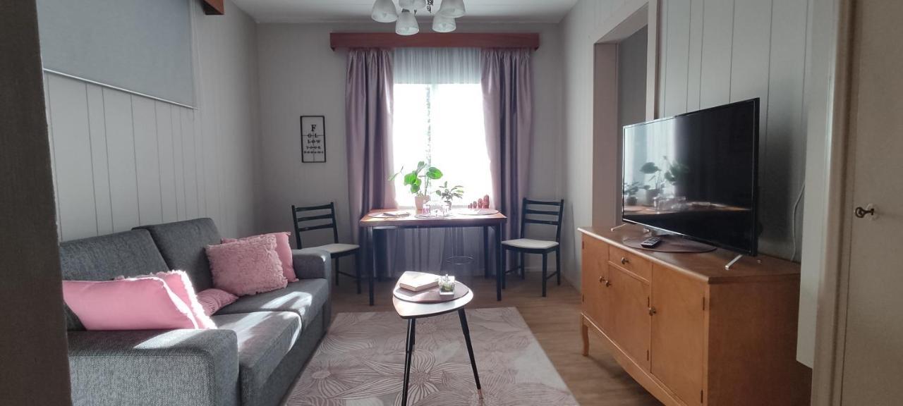 Kortteer Pinkki Huone à Rauma