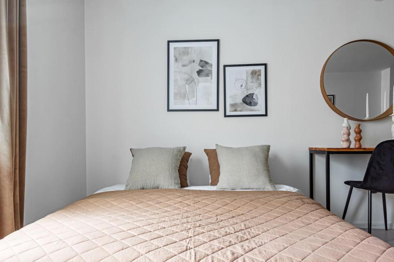 Modern Charm Stylish Studio In Sodermalm