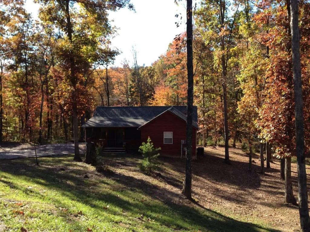 Gas Fireplace, Firepit, And Cedar Adirondack Chair (Adults Only) em Spencer