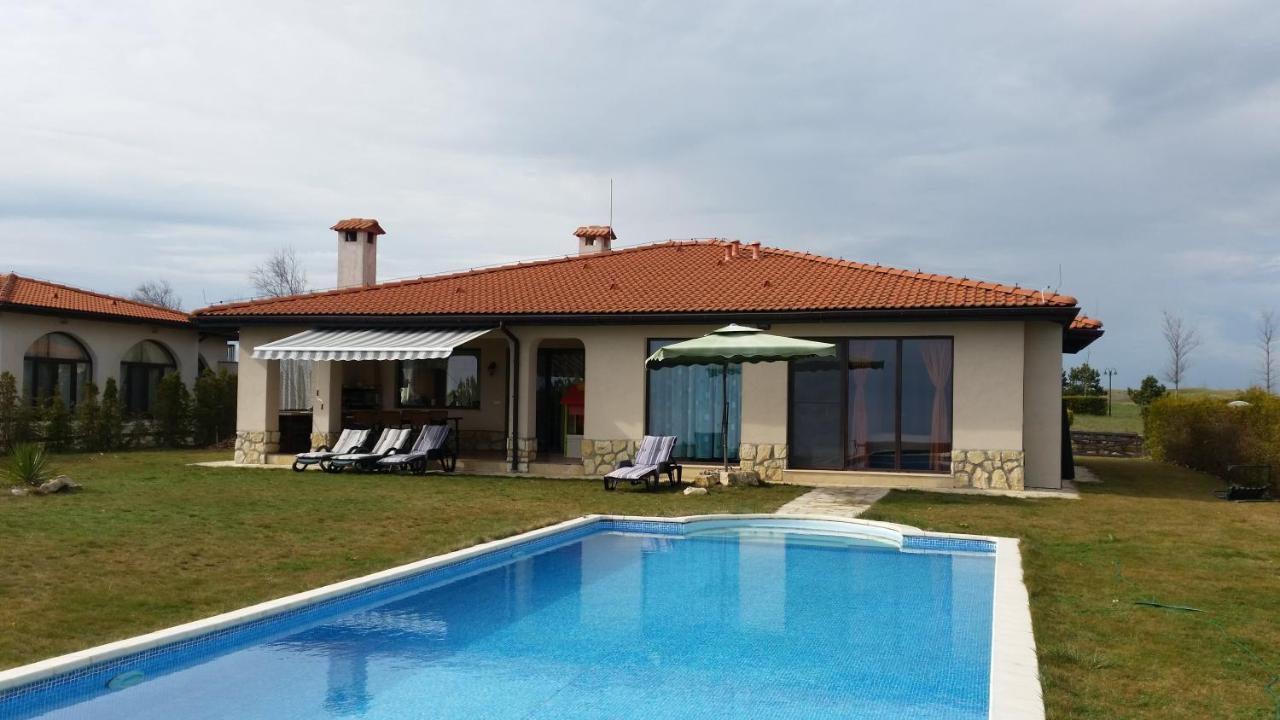 Private Villa 102 In Blacksearama