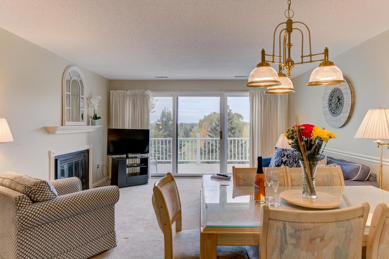 Beautiful Comfy 2 Bedroom Condo Stunning Golf Course Views 5166 em Acme