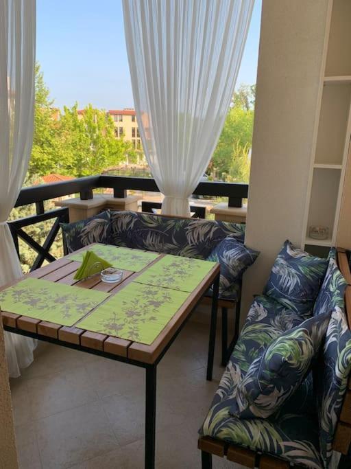 Dvuspalen Apartament Oazis Biich Klub