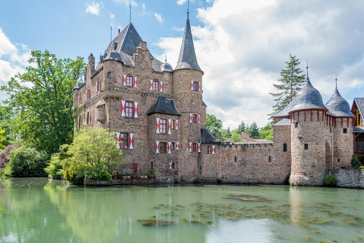 Burg Satzvey em Mechernich