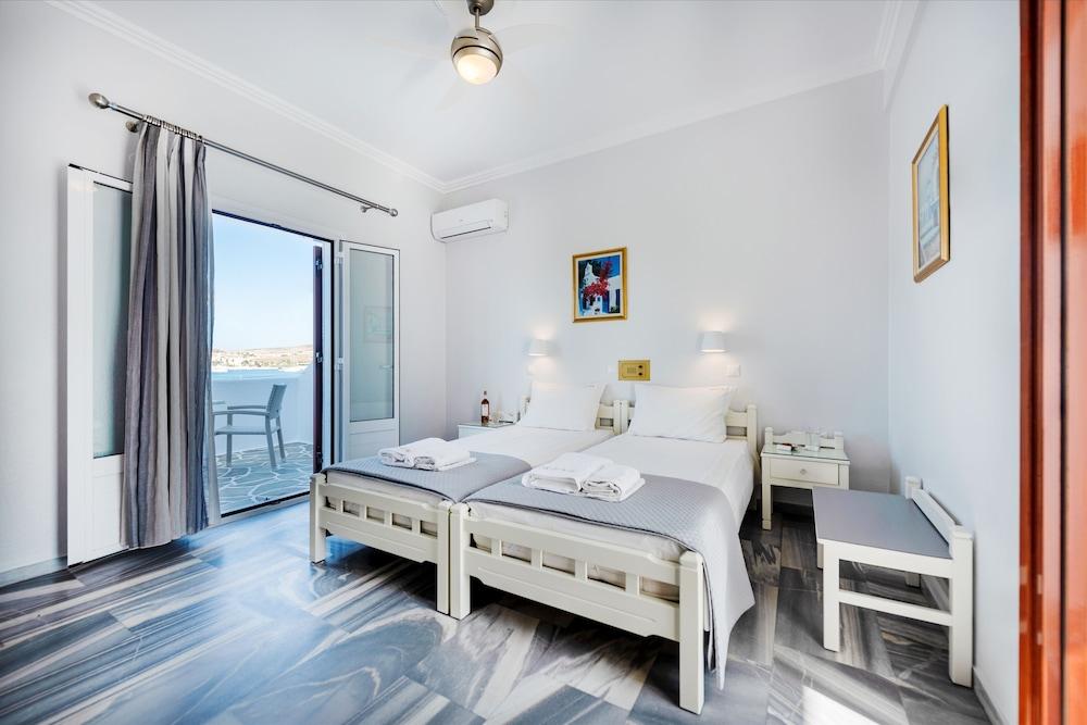 Irene Hotel & Studios Beachfront 2 *