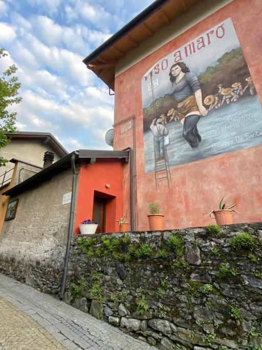 La Casa Rosa di Riso Amaro à Lake-orta