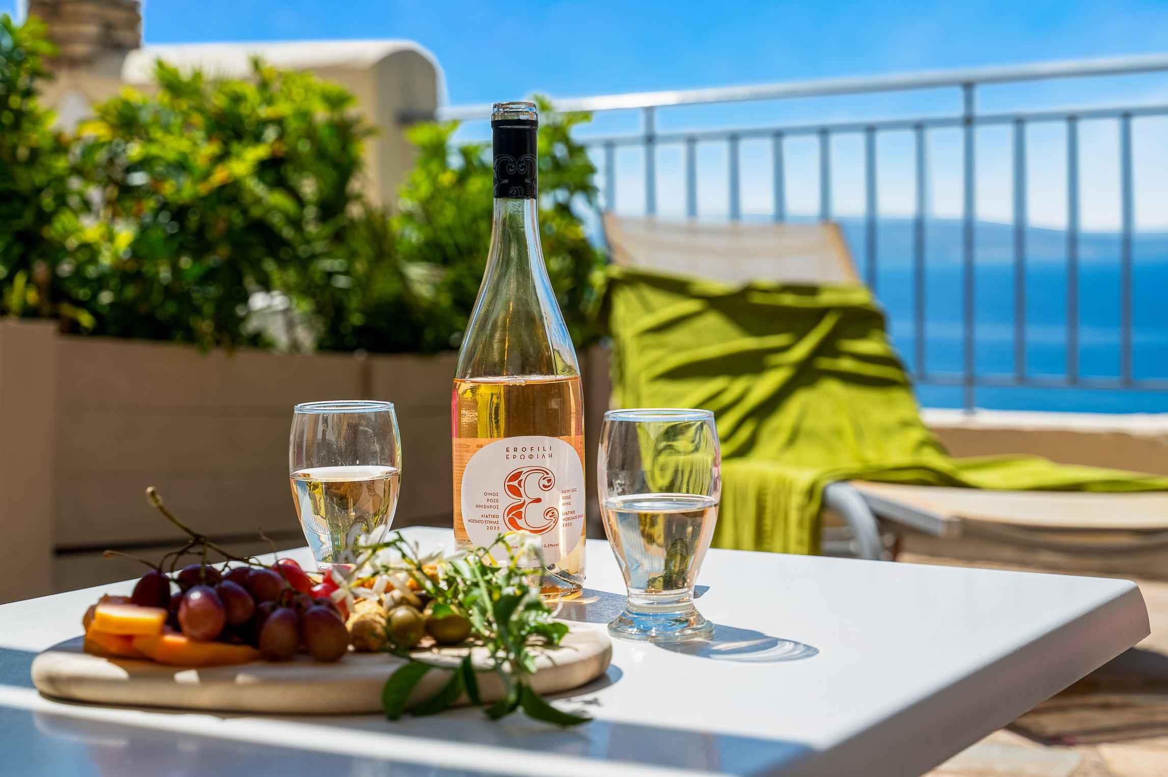 Ariadne Apartments & Studios 3 *