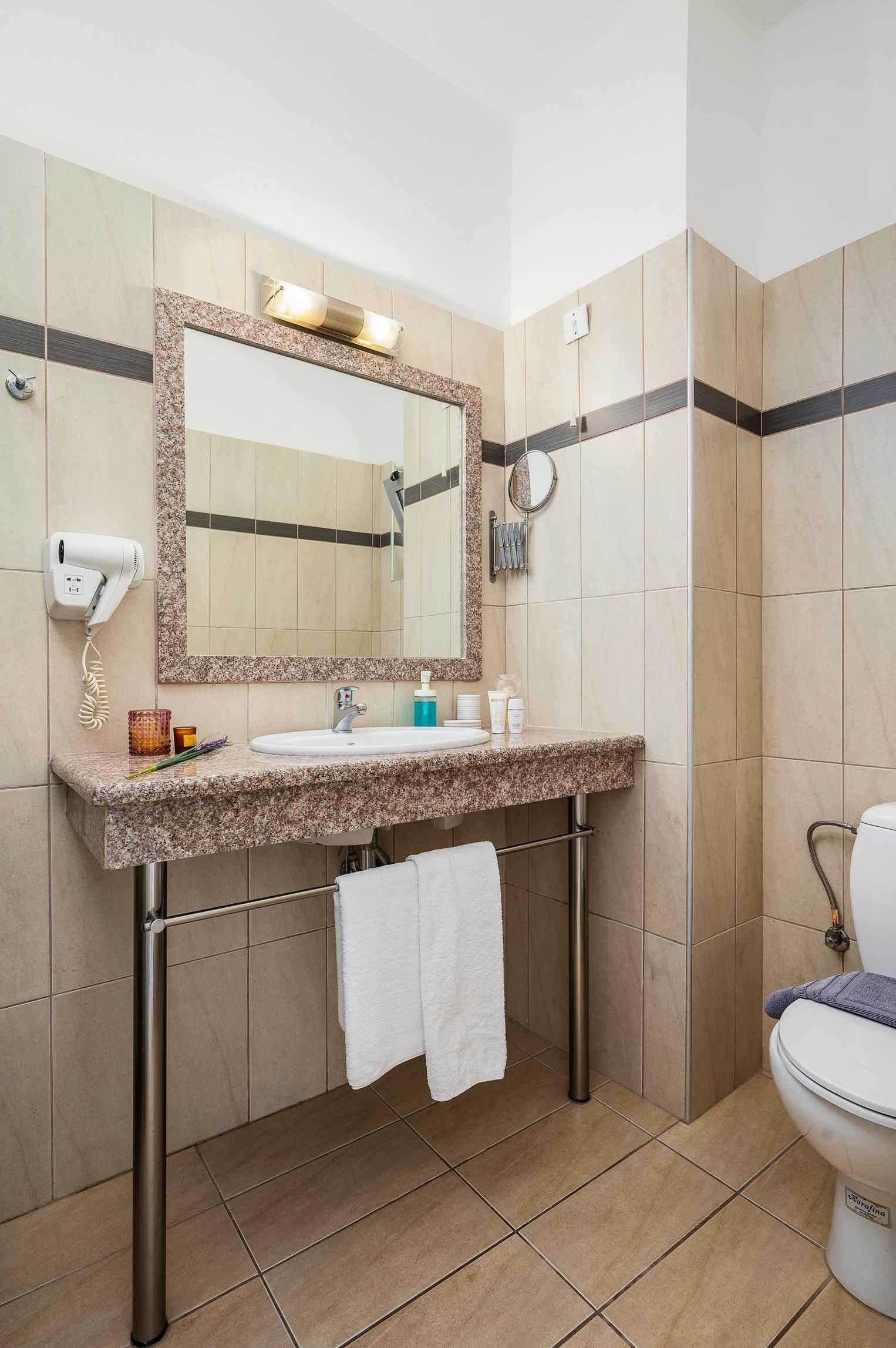 Ariadne Apartments & Studios 3 *