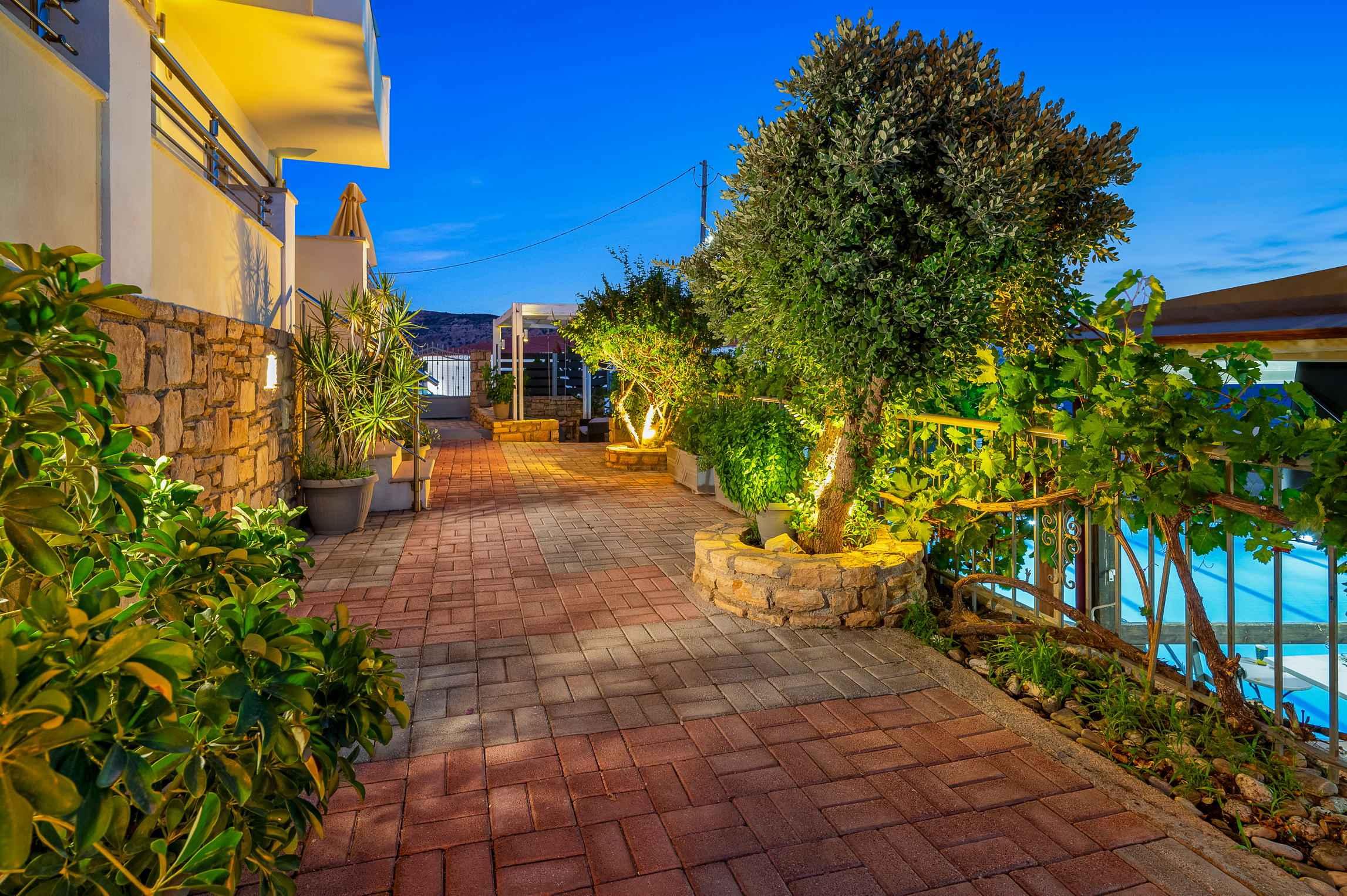 Ariadne Apartments & Studios 3 *