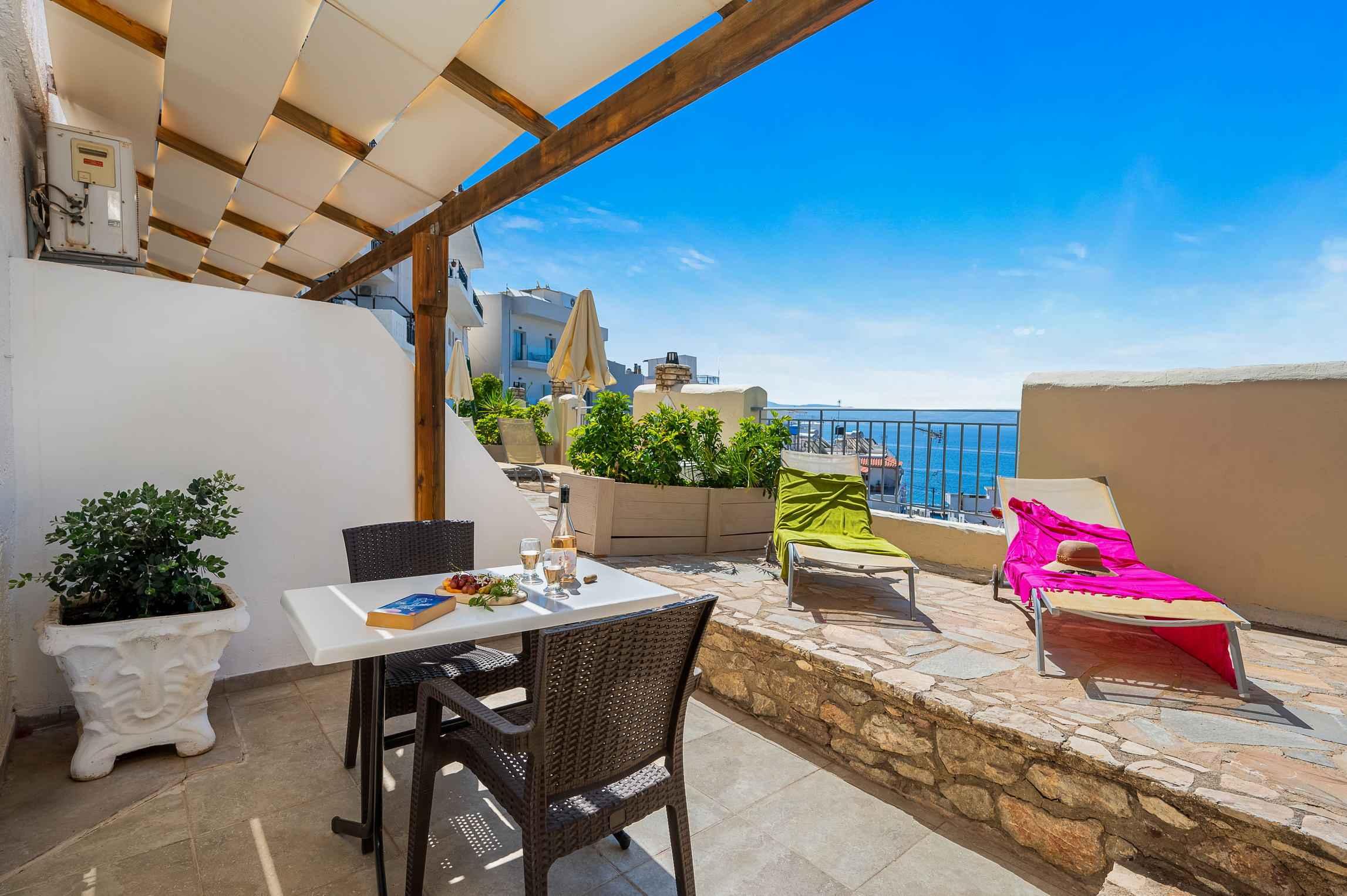 Ariadne Apartments & Studios 3 *