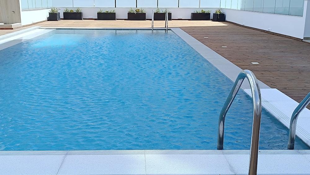 Larvella Estia Luxury Suites