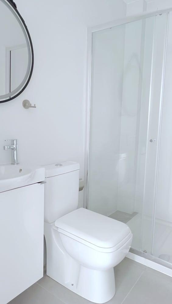 Larvella Estia Luxury Suites