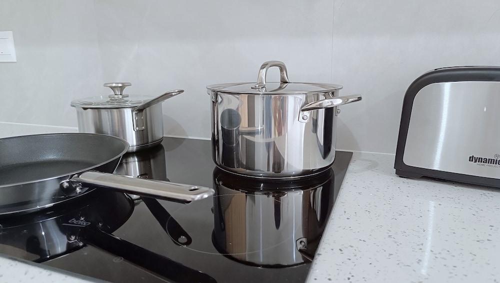 Larvella Estia Luxury Suites