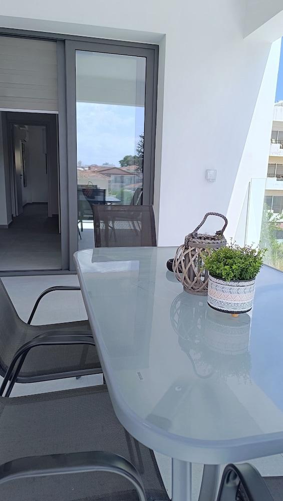 Larvella Estia Luxury Suites