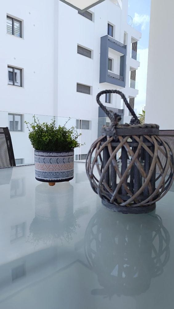 Larvella Estia Luxury Suites