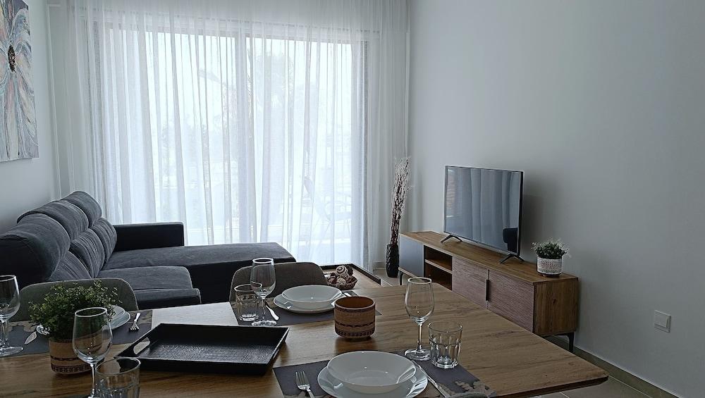 Larvella Estia Luxury Suites