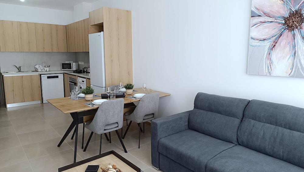 Larvella Estia Luxury Suites