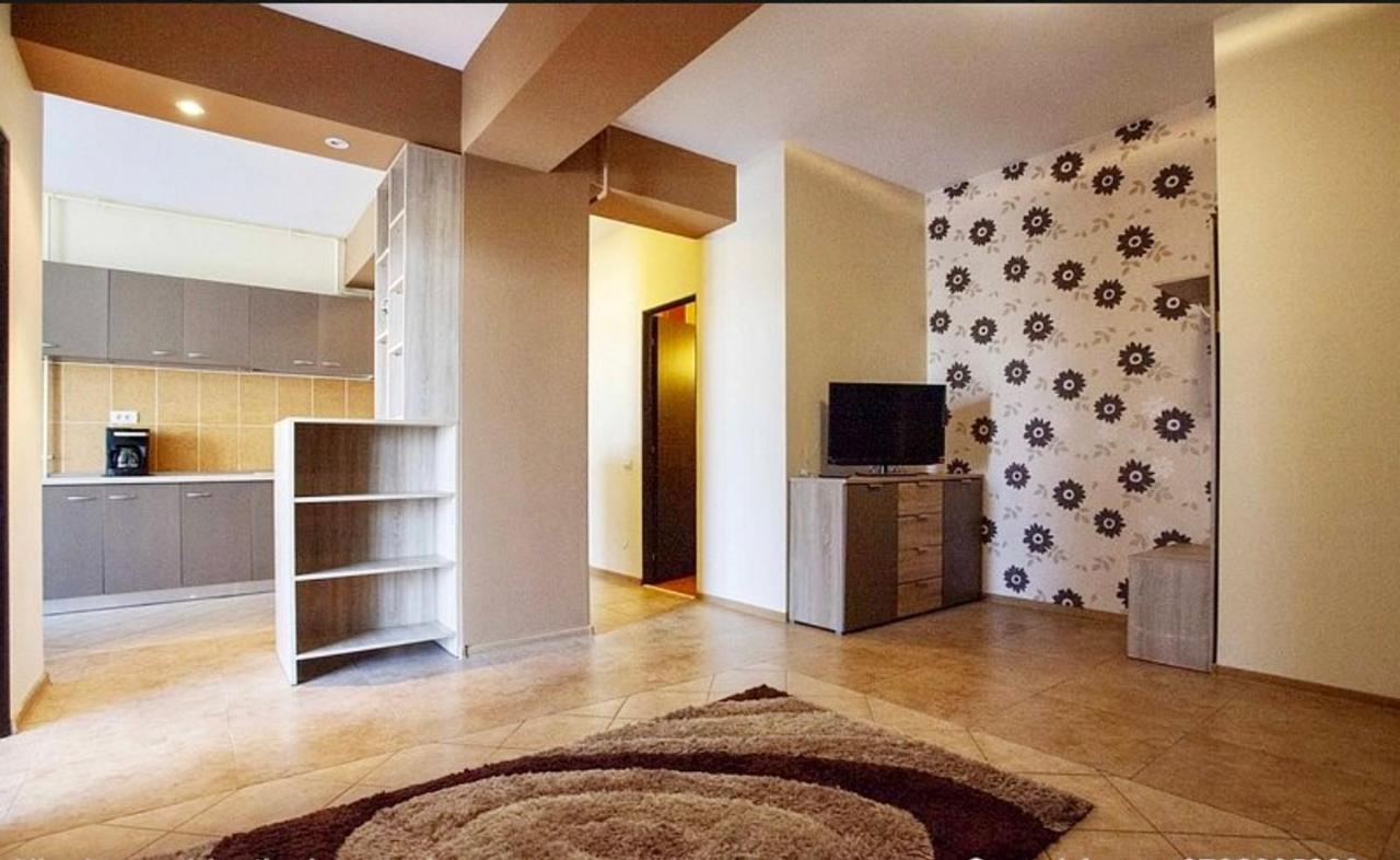 Inchiriez Apartament Modern In Mamaia Nord, Zona-summerland Langa Cluburile Fratelli Si Nuba Beach
