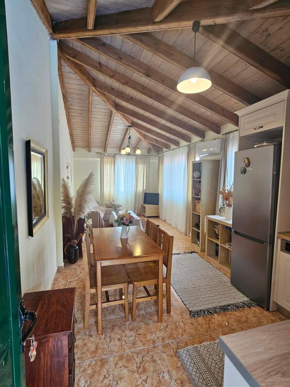 Arianna Apartments  Arianna Apartments