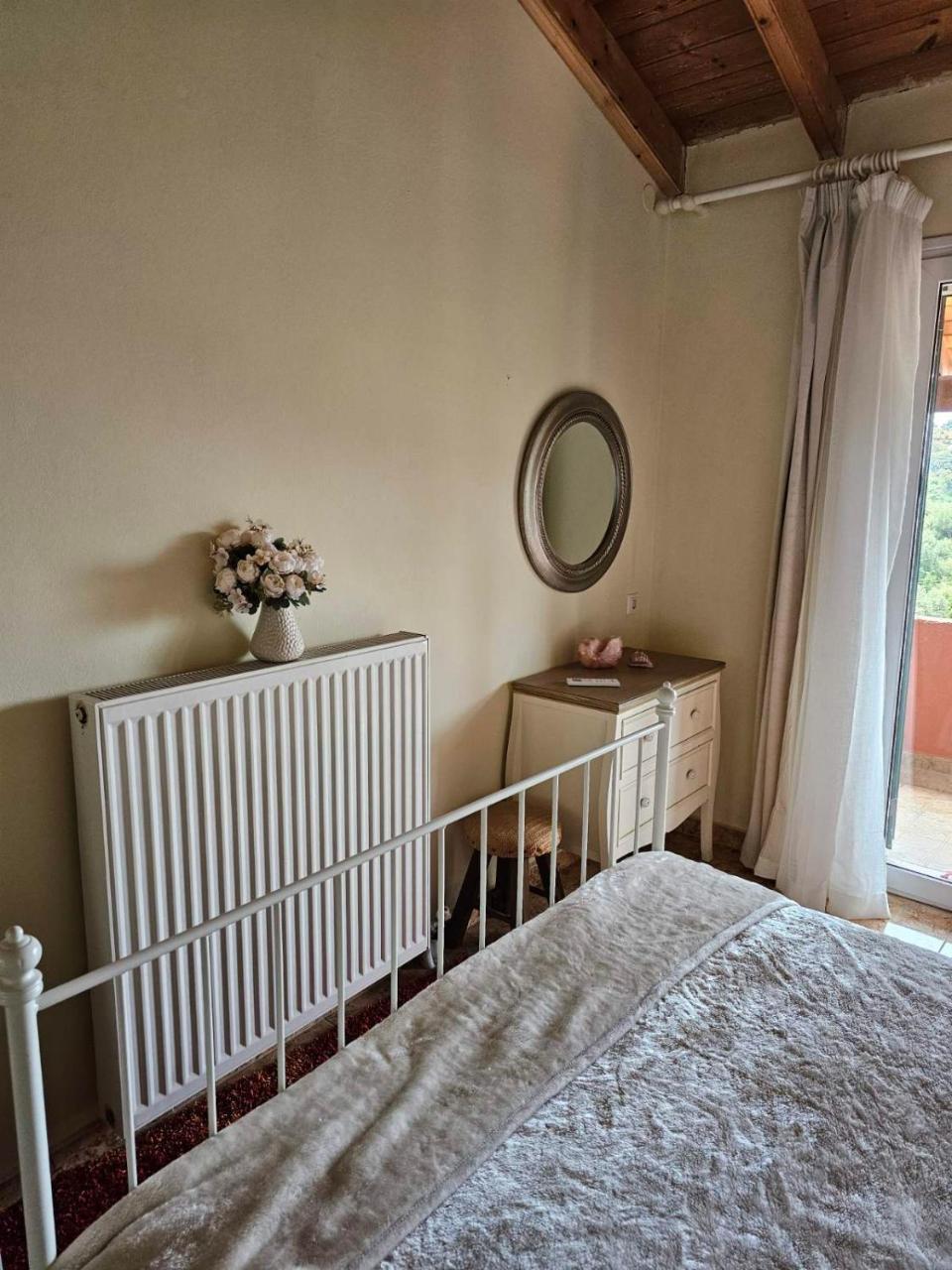 Arianna Apartments  Arianna Apartments