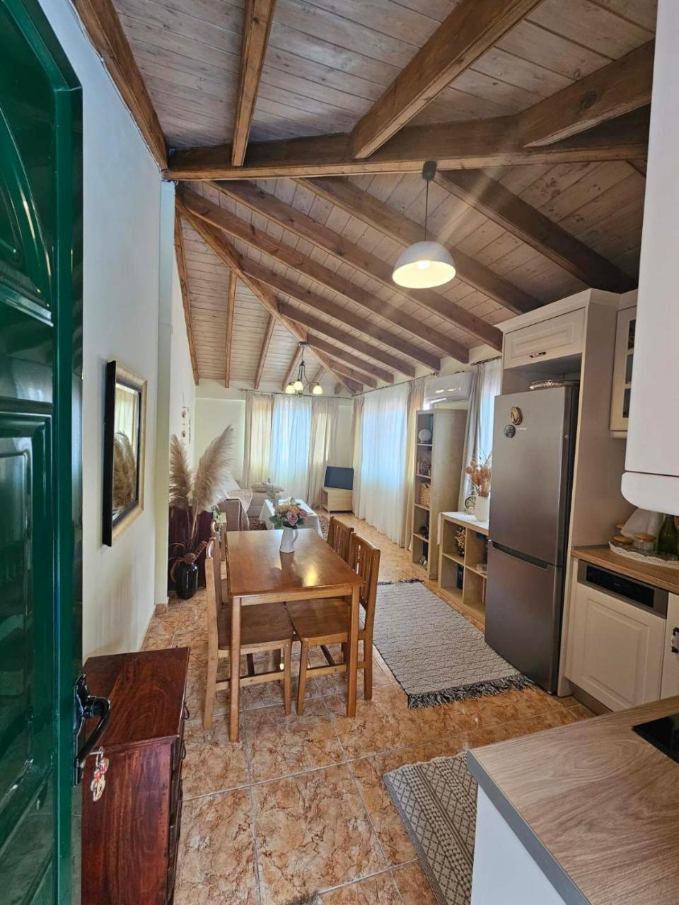 Arianna Apartments  Arianna Apartments