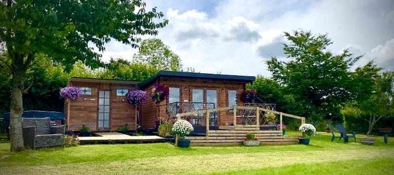 Cherry Tree Glamping Lodge (Adults Only) in Wellington