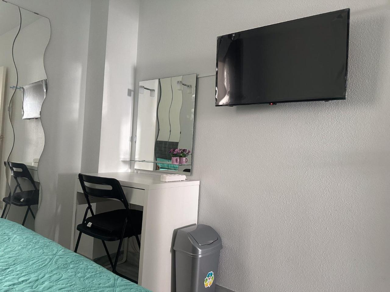 Torremolinos Habitaciones Privada En Apartamentos Compartidos (adults Only)
