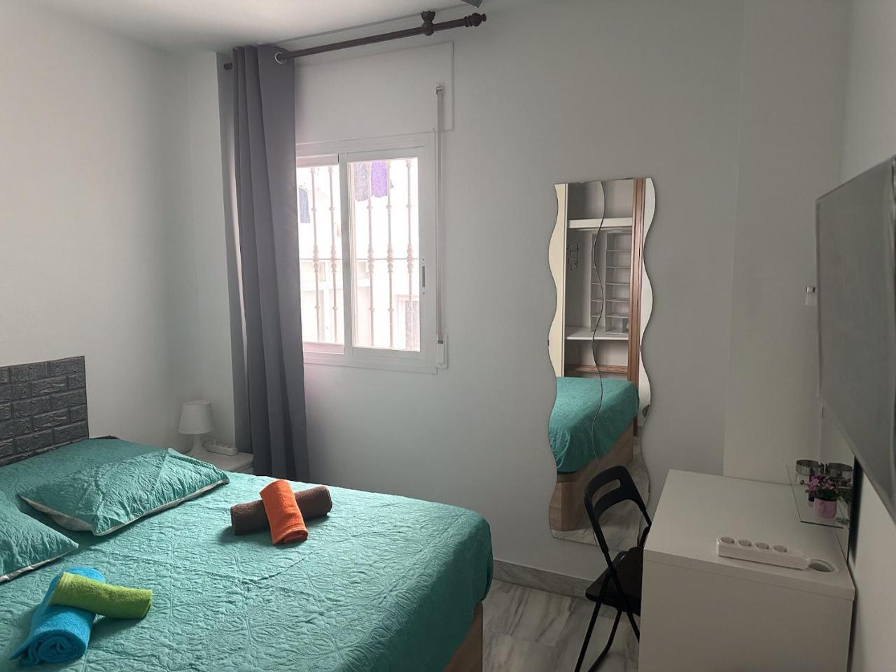 Torremolinos Habitaciones Privada En Apartamentos Compartidos (adults Only)