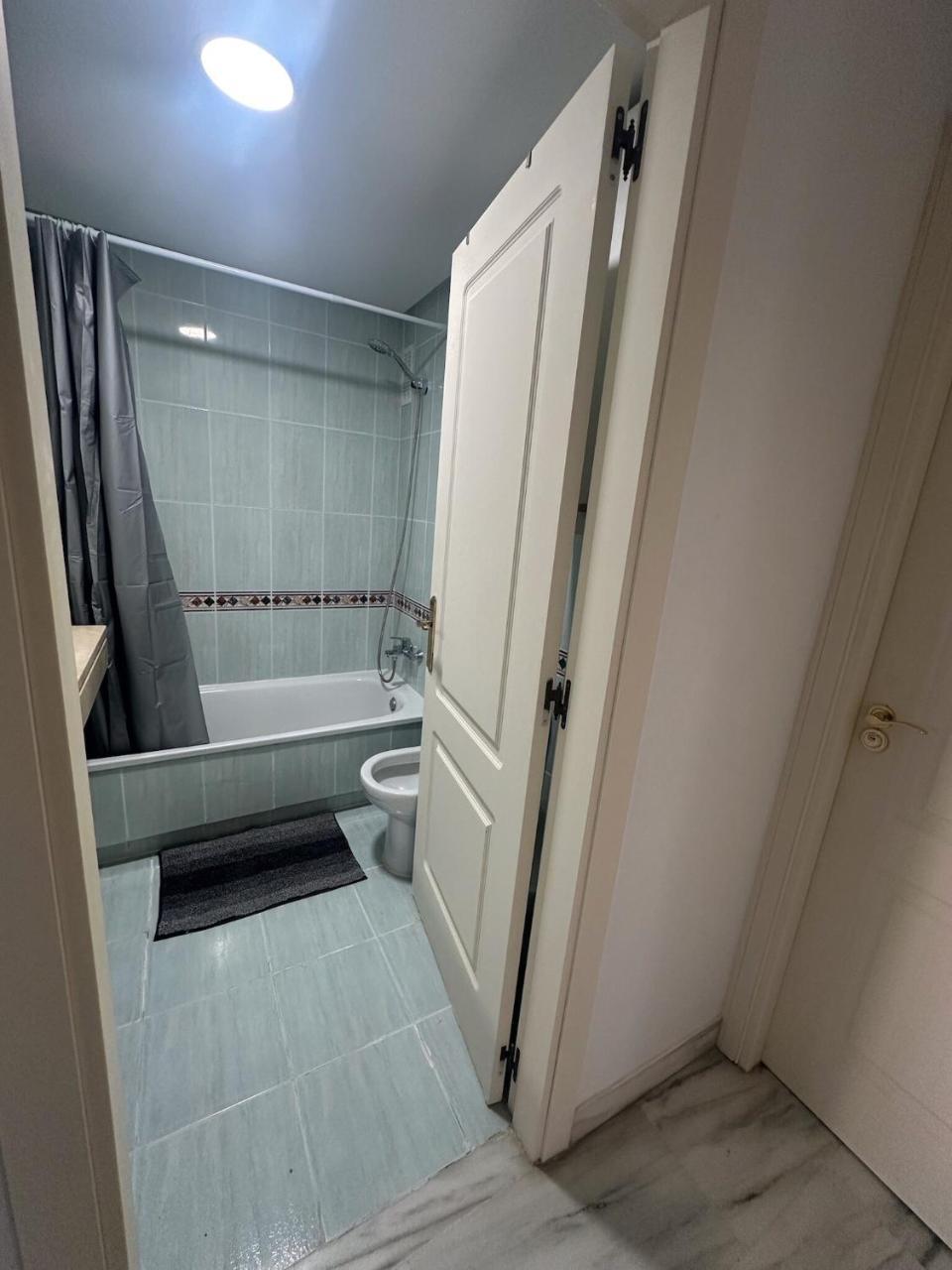 Torremolinos Habitaciones Privada En Apartamentos Compartidos (adults Only)
