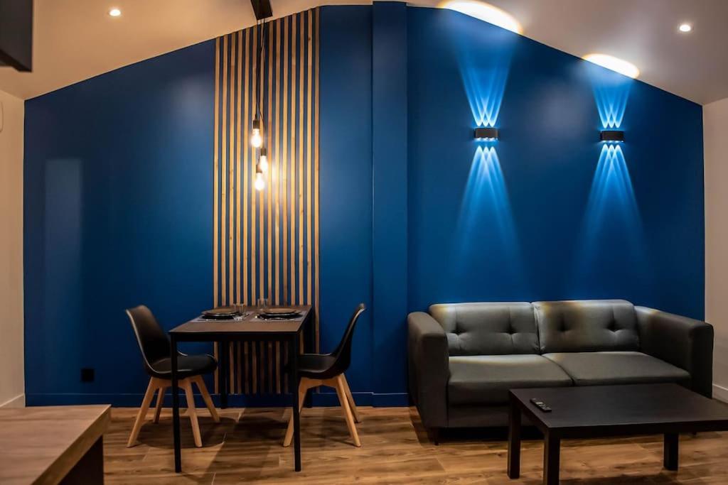Blue Night - Jacuzzi - Bord de Seine (Adults Only) em Corbeil-essonnes