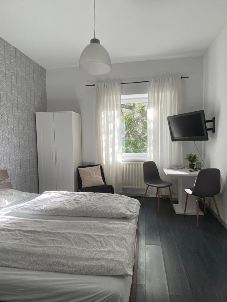 W28 / Beethoven Room (adults Only)