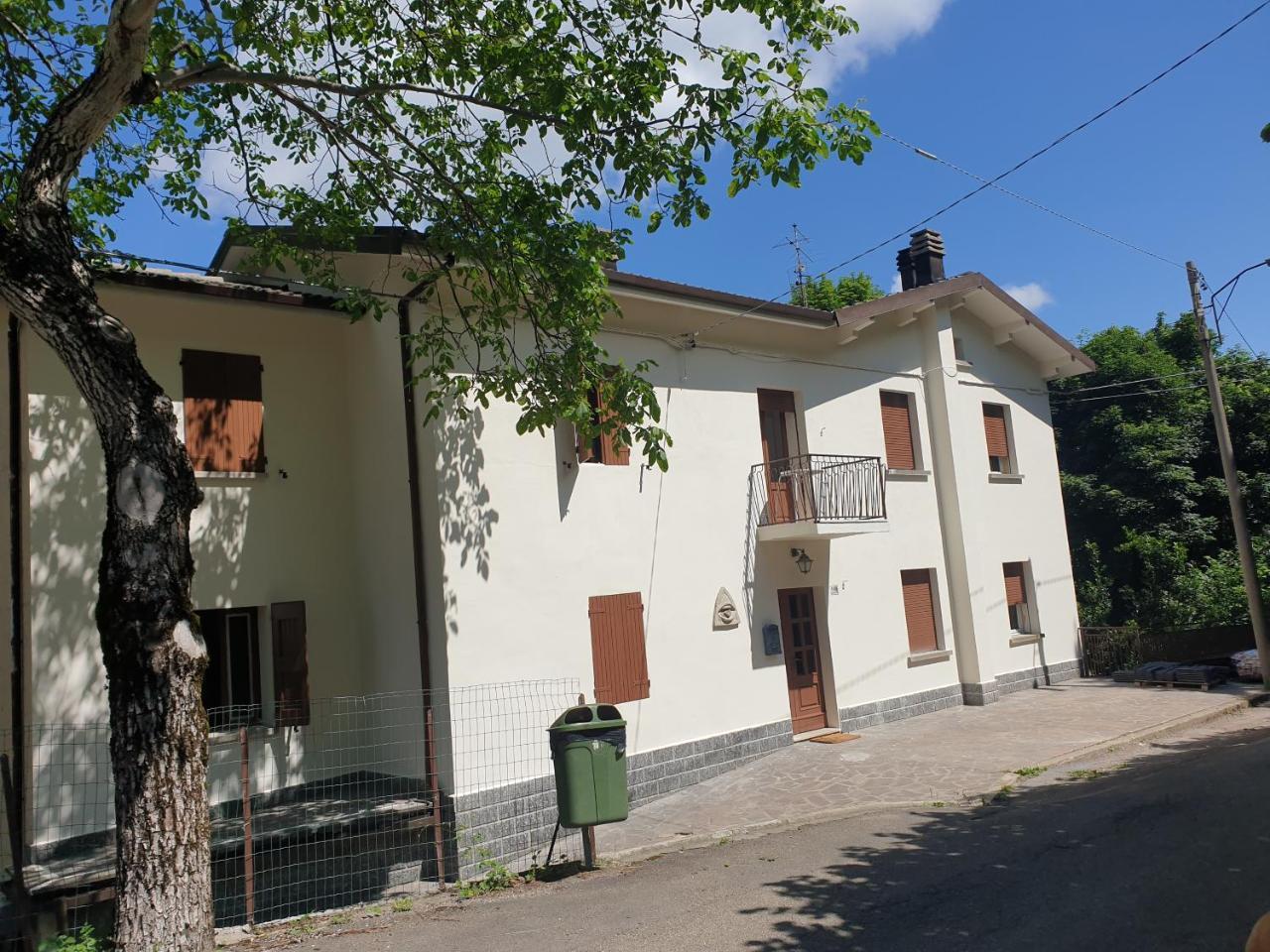 Locanda in Montagna Da Emili&Gabriel em Lizzano-in-belvedere
