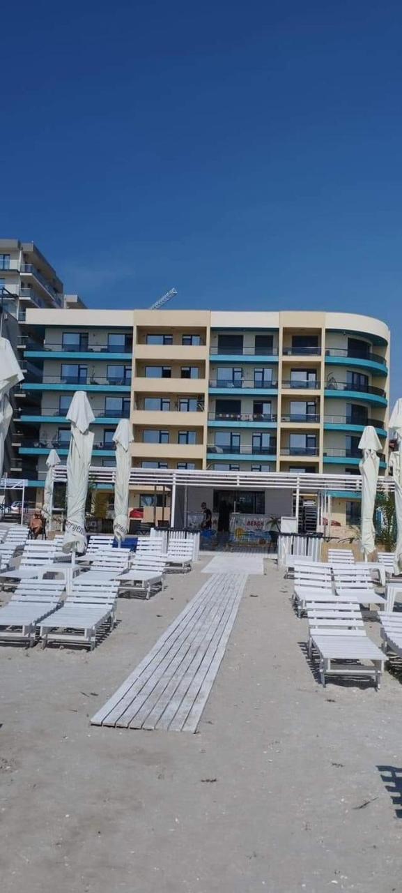 Summer Vibes Promenada